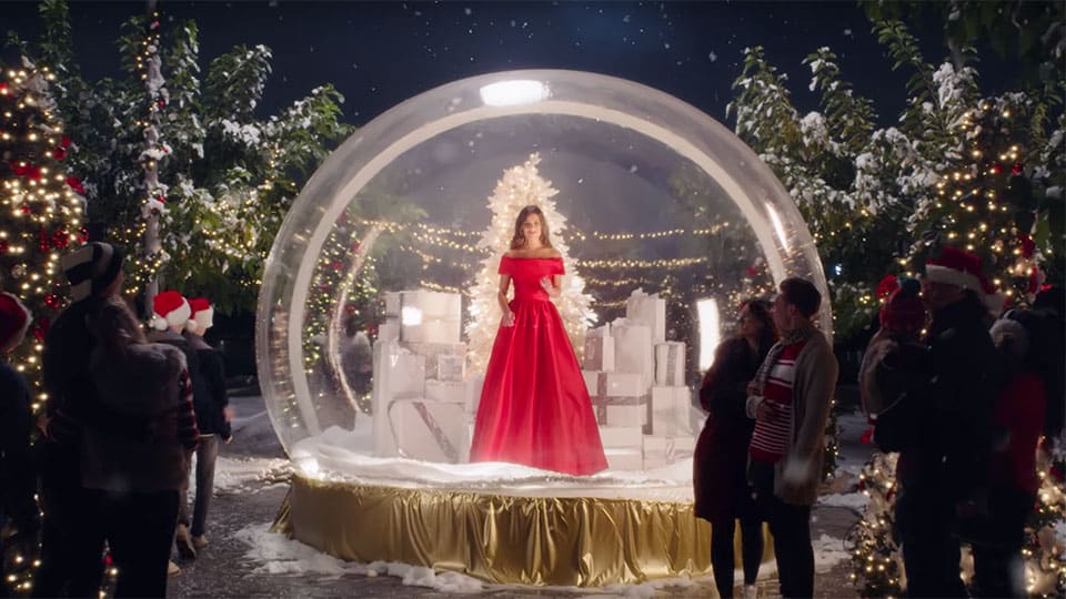 Lea Michele releases gorgeous music video for Christmas in New