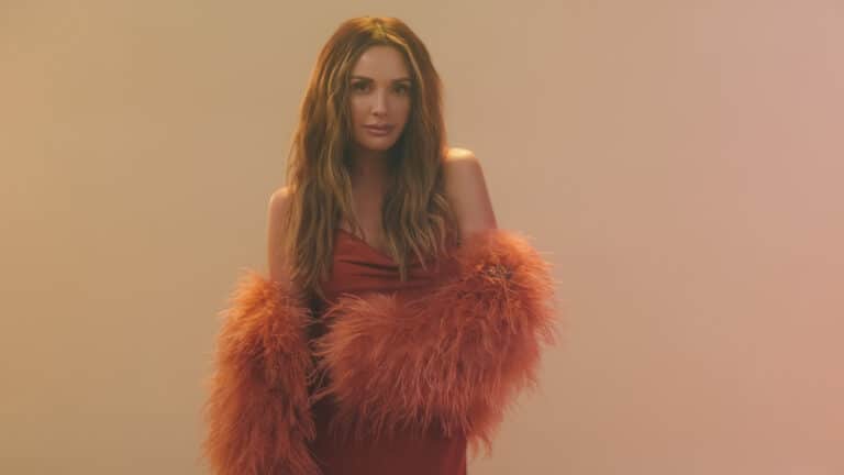 Carly Pearce surprises fans with early release of new ‘hummingbird” album