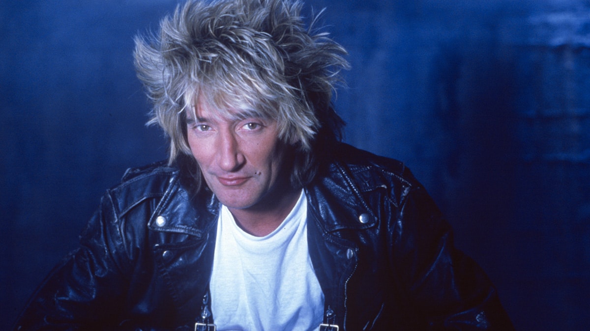 Sir Rod Stewart to release 'Ultimate Hits' in June - Entertainment